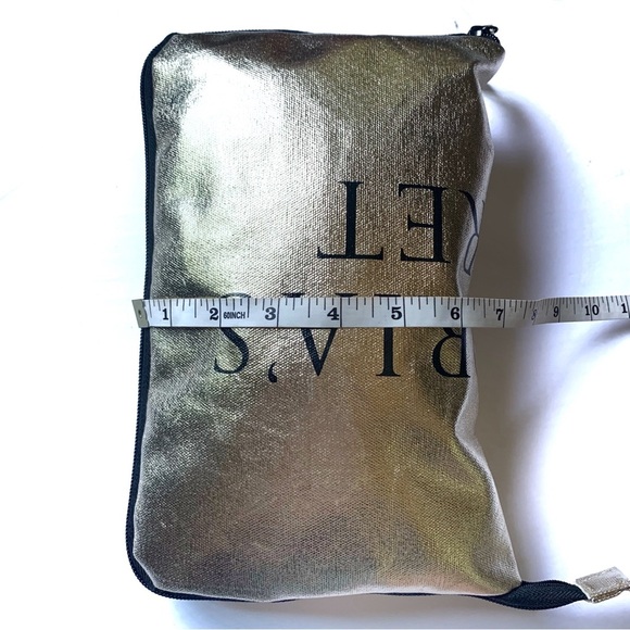 Victoria’s Secret Gold Duffel Bag Gym Bag - Picture 5 of 8